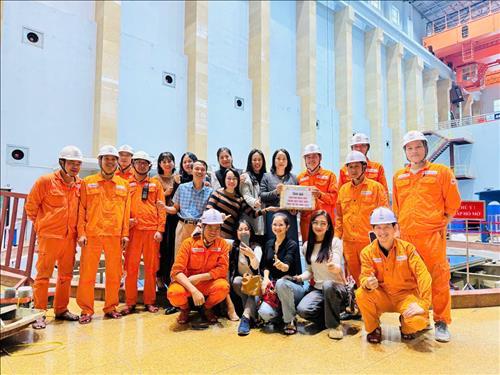 Công ty Thủy điện Bản Vẽ triển khai Tháng hành động vì bình đẳng giới năm 2025 với chủ đề “Bình đẳng giới và an toàn cho phụ nữ và trẻ em gái trong kỷ nguyên số”.